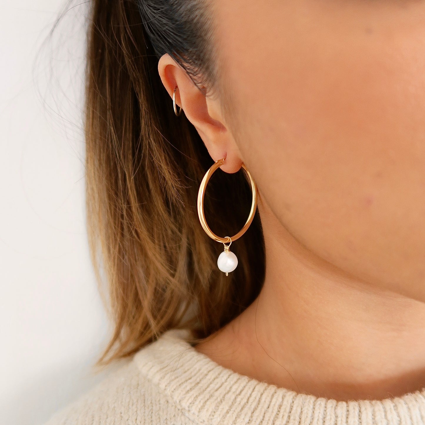 LARGE FRESHWATER PEARL HOOP EARRINGS - Yellow Gold