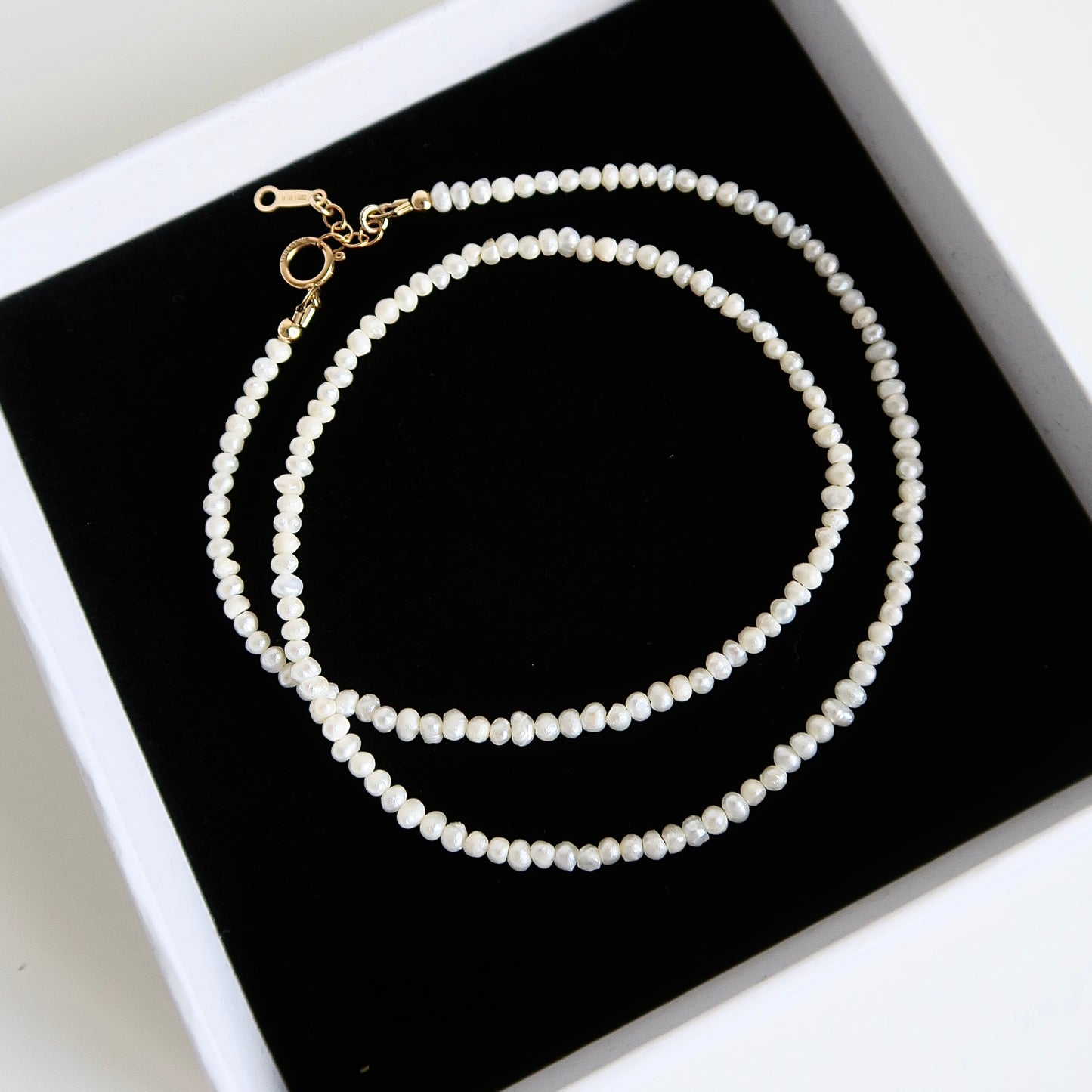 DAINTY FRESHWATER PEARL BEADED CHOKER NECKLACE - Yellow Gold