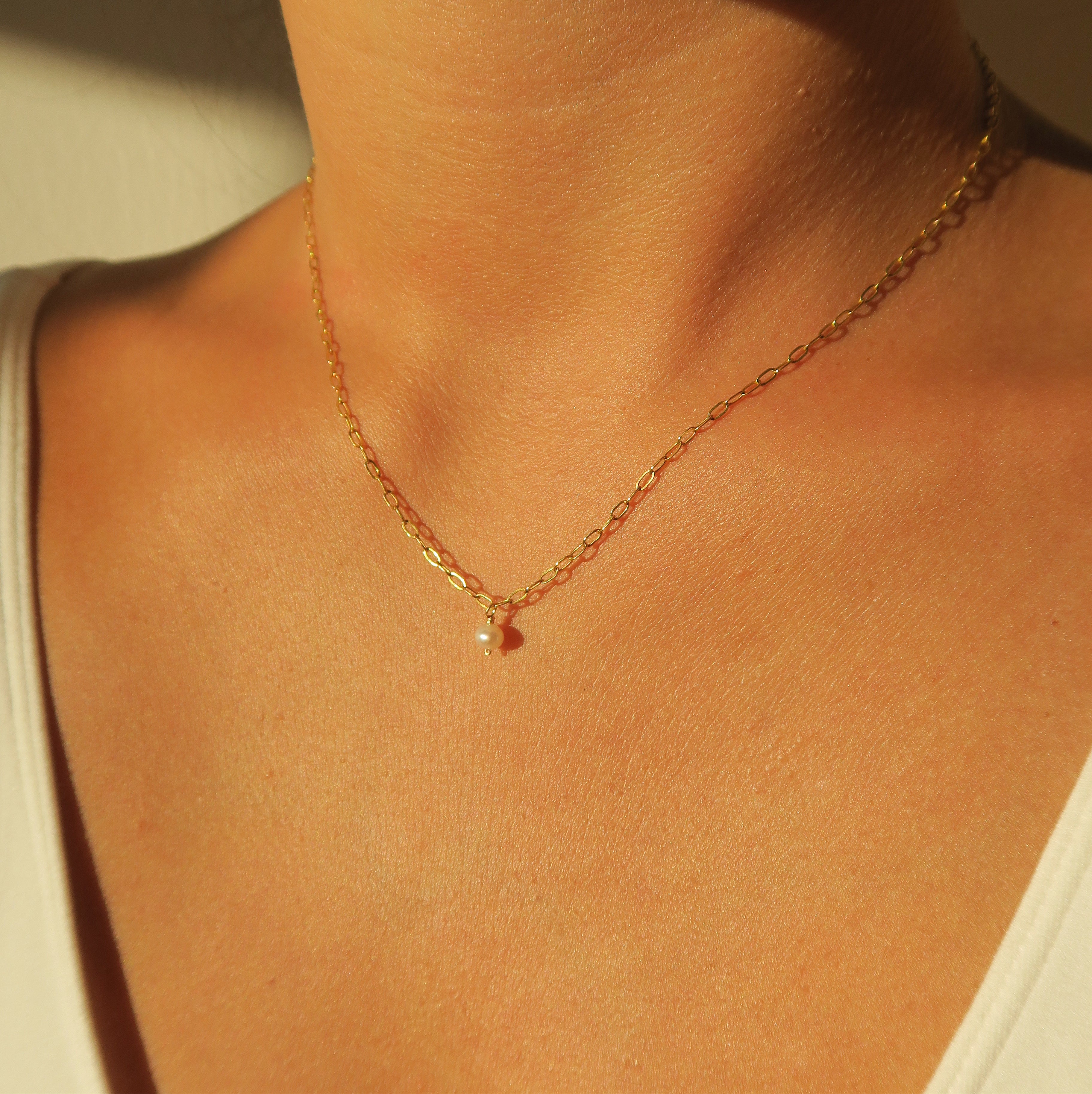 Small hot sale dainty necklaces