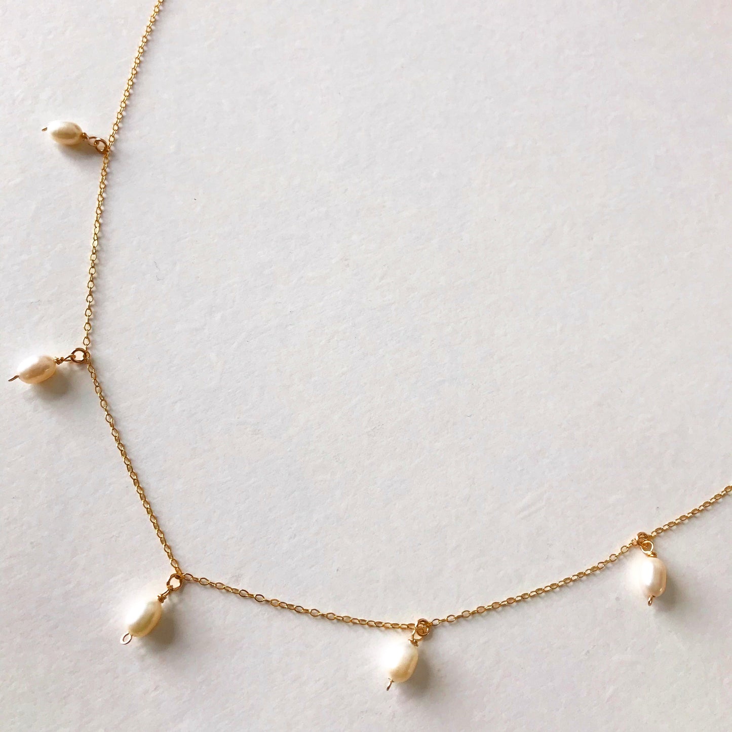 FIVE FRESHWATER PEARL NECKLACE - Yellow Gold & Silver