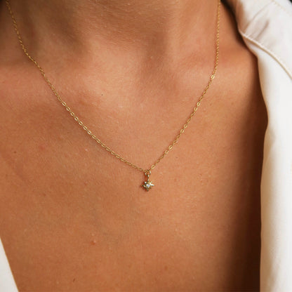 SHOOTING STAR PENDANT NECKLACE - Yellow Gold