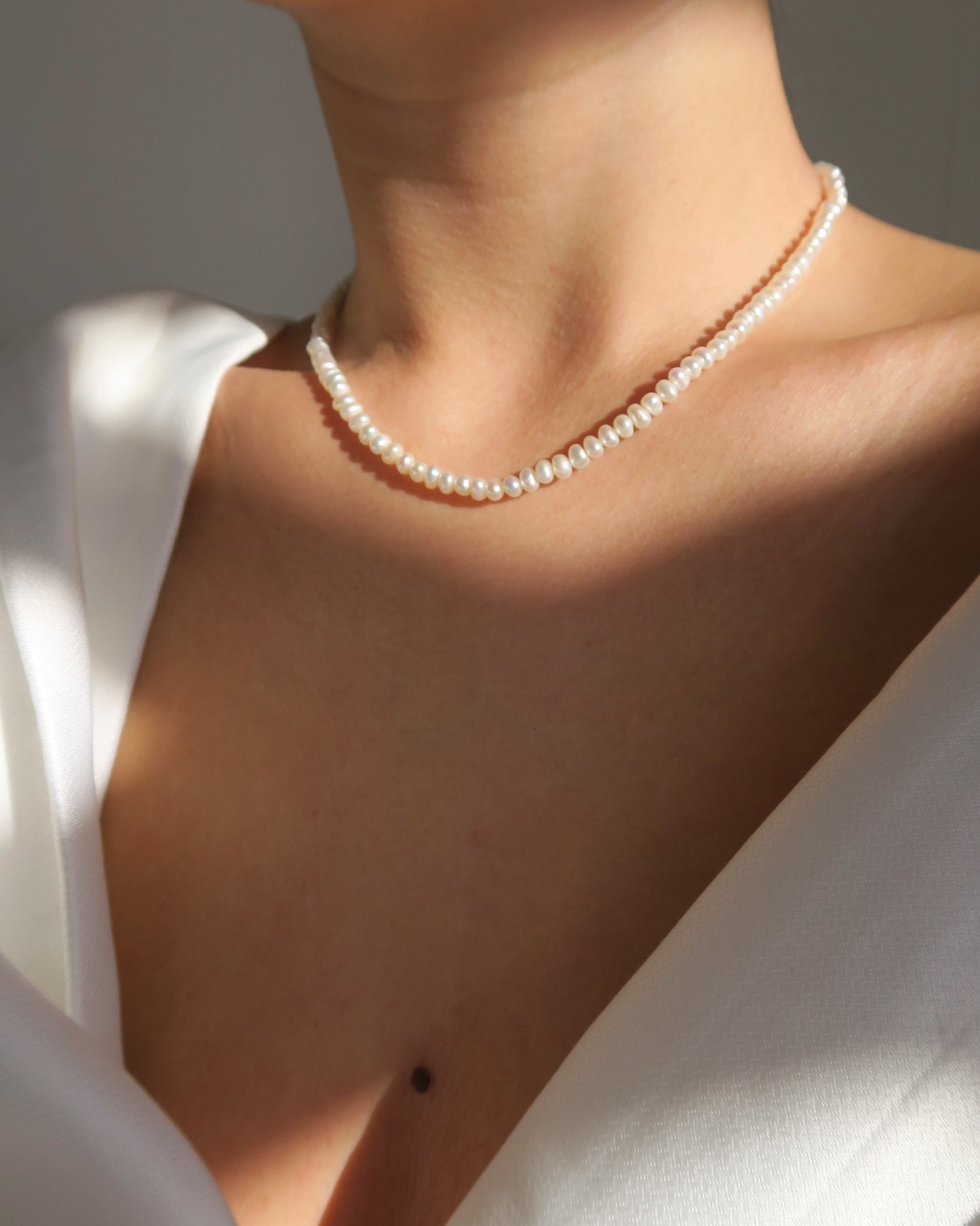 CHUNKY FRESHWATER PEARL CHOKER NECKLACE - Yellow Gold & Silver