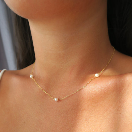 TRIPLE FRESHWATER PEARL CHOKER NECKLACE - Yellow Gold & Silver