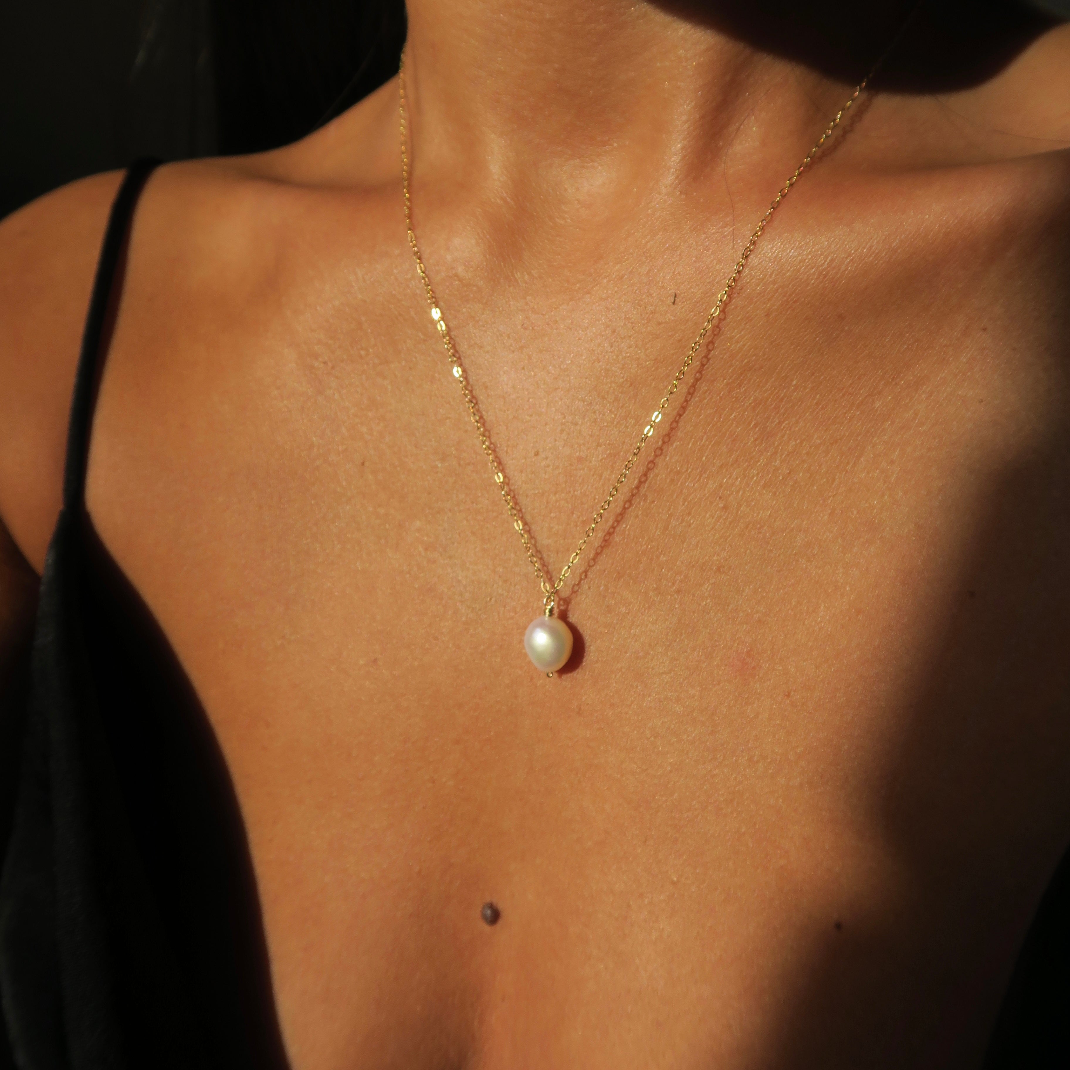 Large single clearance pearl necklace