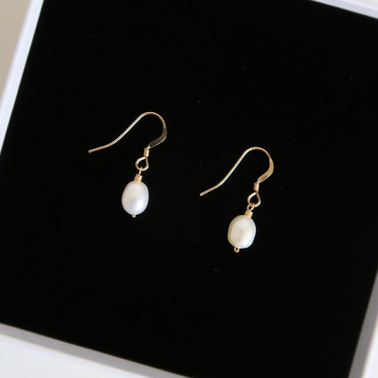 CLASSIC FRESHWATER PEARL EARRINGS - Yellow Gold & Silver