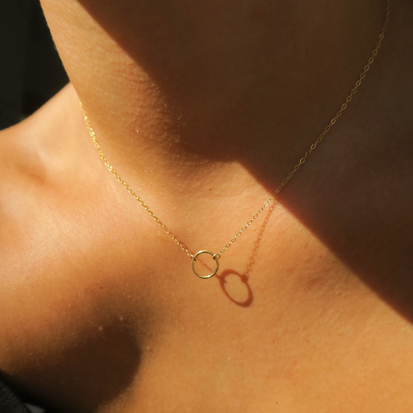 CIRCLE NECKLACE - Yellow Gold