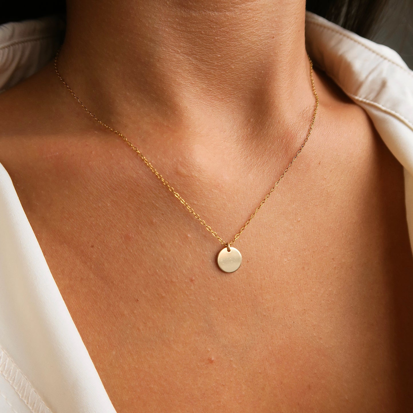 CIRCLE TAG PENDANT NECKLACE - Yellow Gold