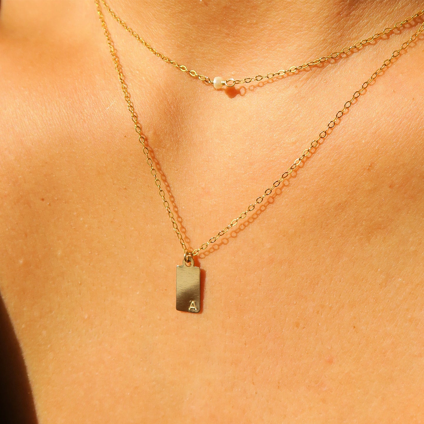 INITIAL TAG NECKLACE - Yellow Gold